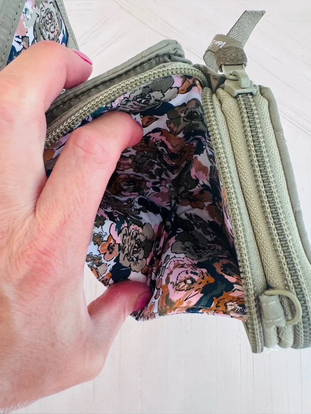 Vera Bradley Ultralight RFID 3-in-1 Crossbody / Wallet Clutch – Sage
